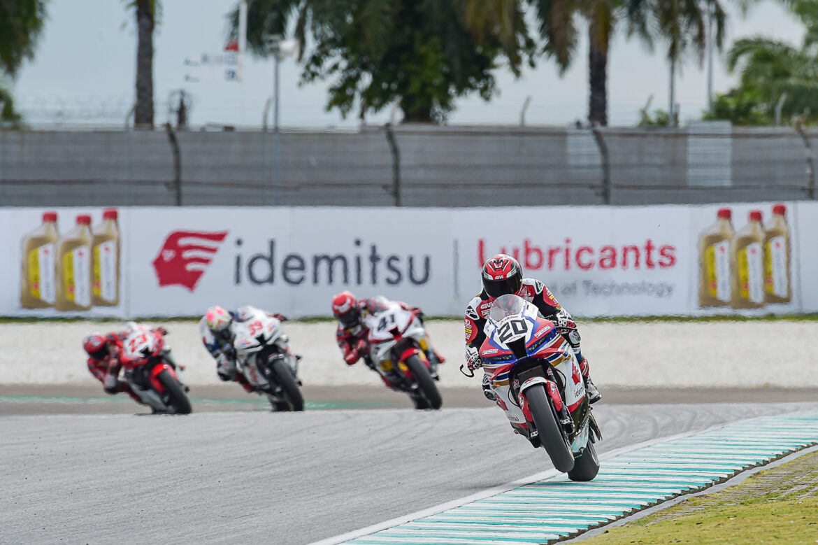 AZROY RAIH KEMENANGAN SENSASI